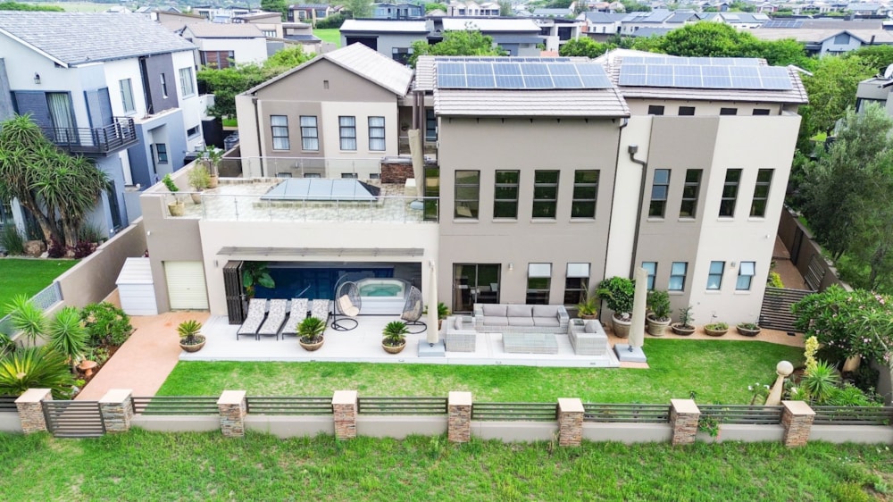 Double-storey house for sale in Copperleaf - 1CU1685283