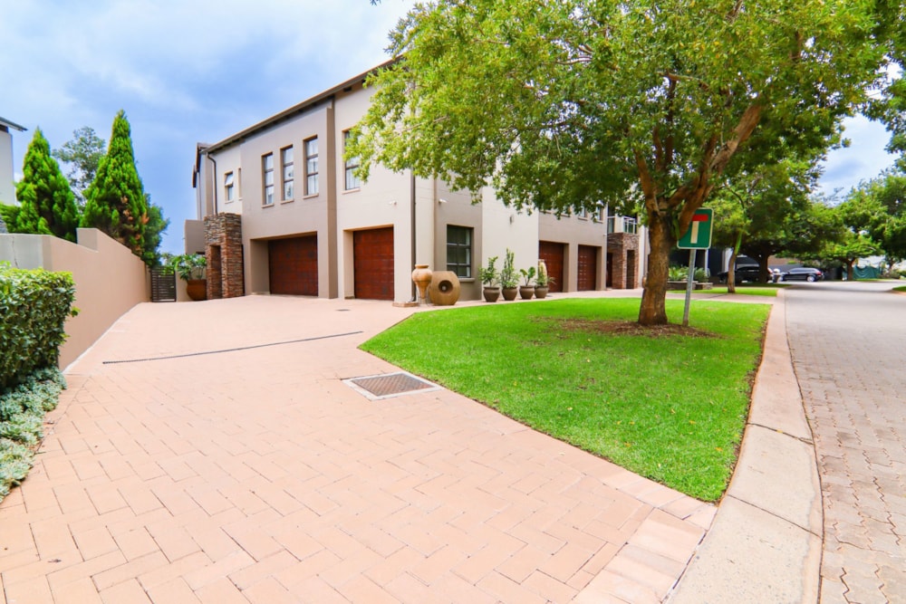 Double-storey house for sale in Copperleaf - 1CU1685283