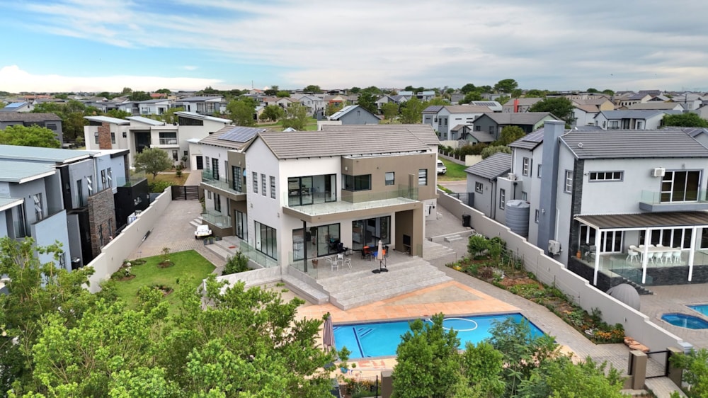 House for sale in Copperleaf - 1CU1663743