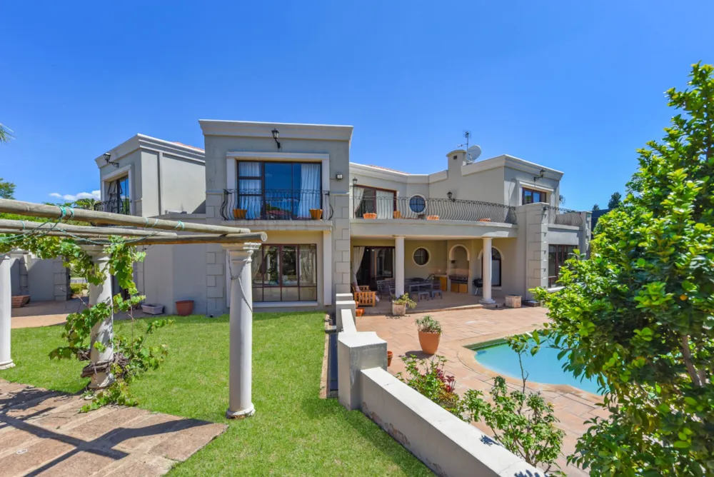 Double-storey house let in Dainfern Golf Estate - FYL1723988 Double-storey house let in Dainfern Golf Estate - FYL1723988