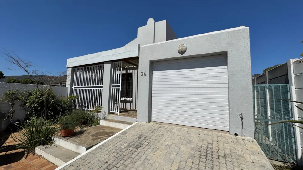 House sold in Panorama, Parow - 1PLA1720178