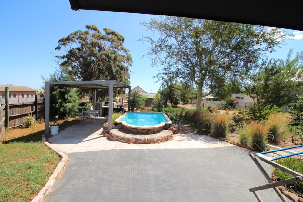 House for sale in Aurora, West Coast - LA1684395