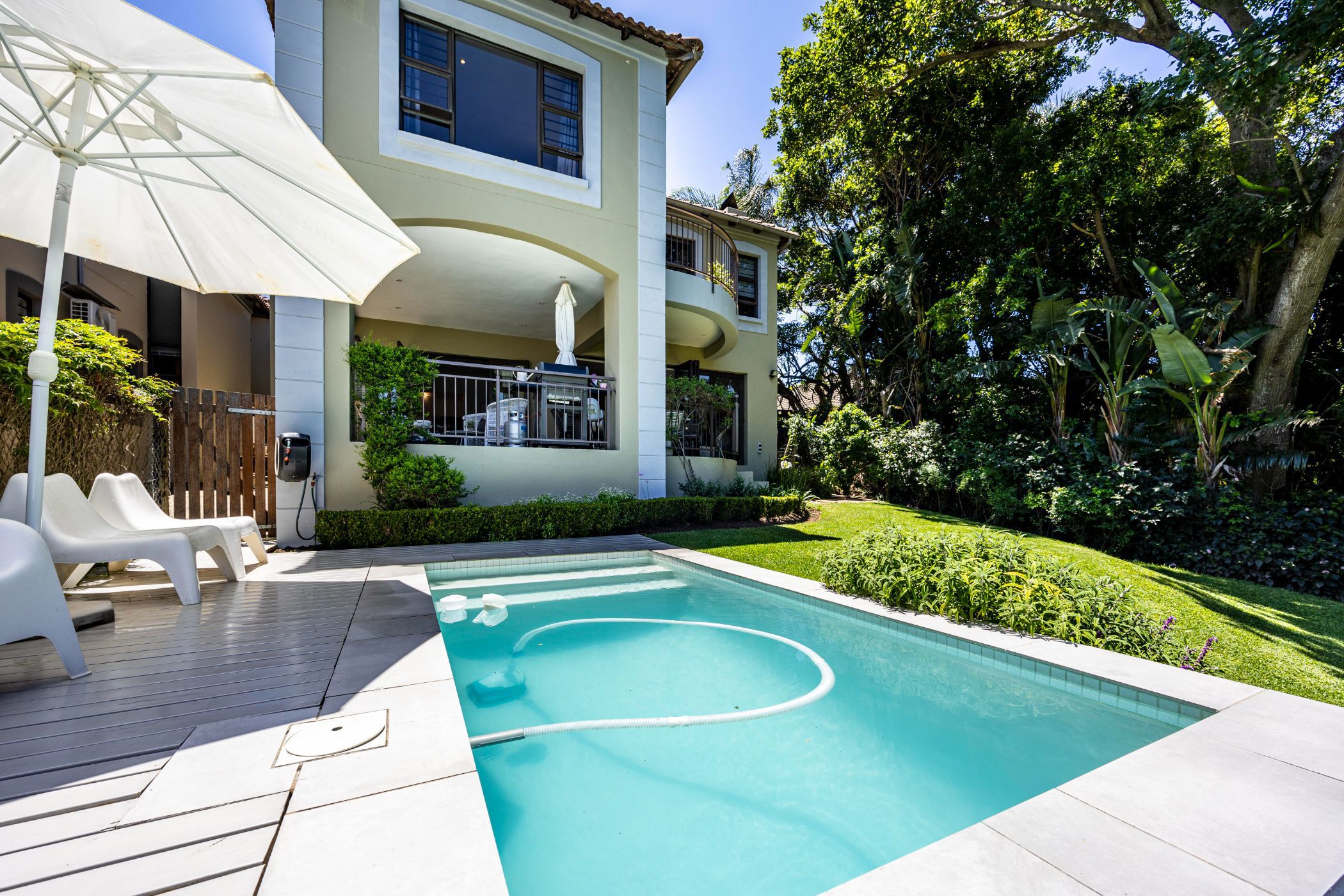 Double-storey house sold in Beacon Bay - 1EZ1684262