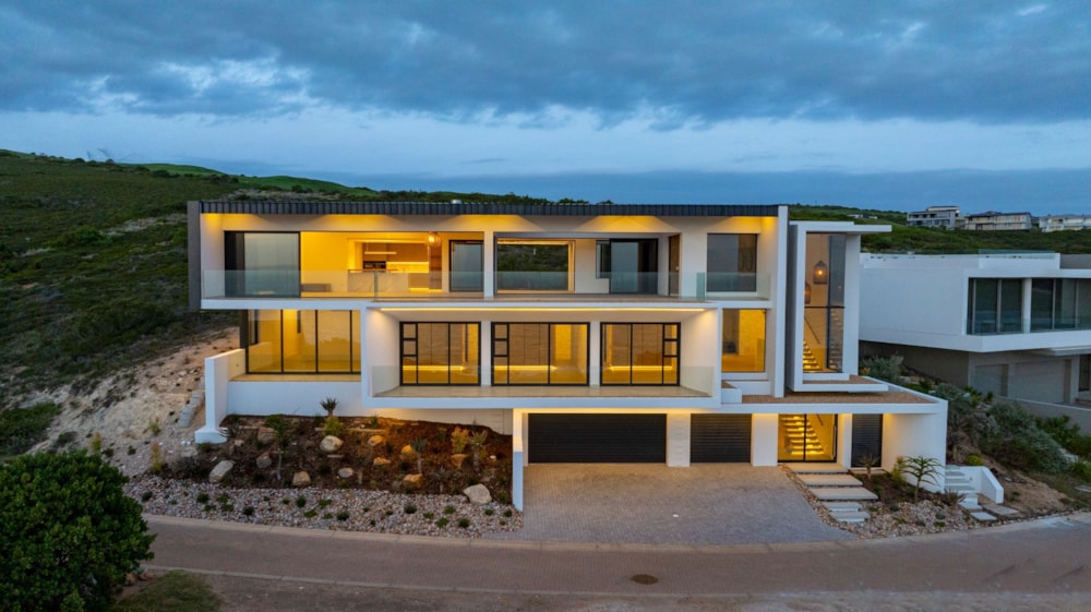 Double-storey house for sale in Pinnacle Point Golf Estate - 1MB1684949 Double-storey house for sale in Pinnacle Point Golf Estate - 1MB1684949