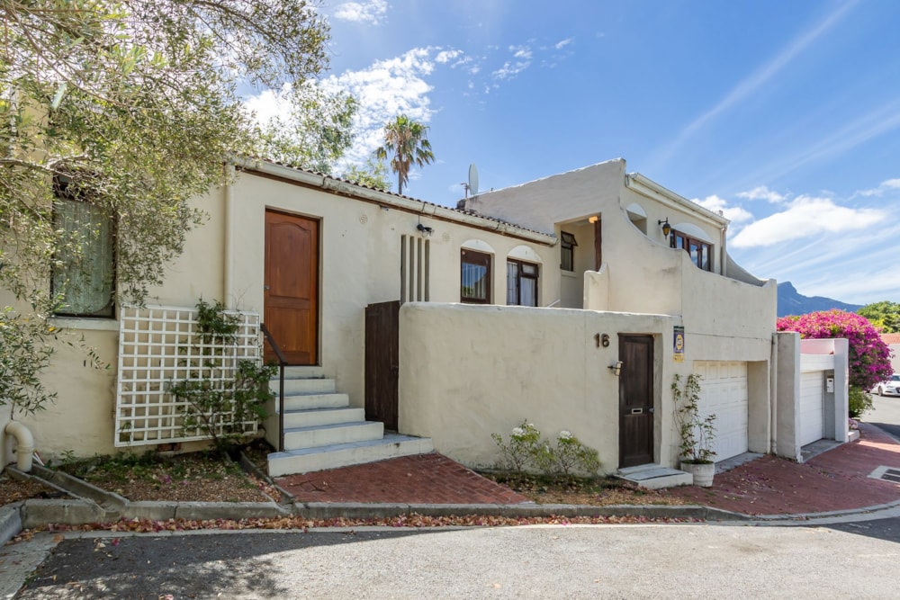 House sold in Constantia, Cape Town - KW1684903 House sold in Constantia, Cape Town - KW1684903