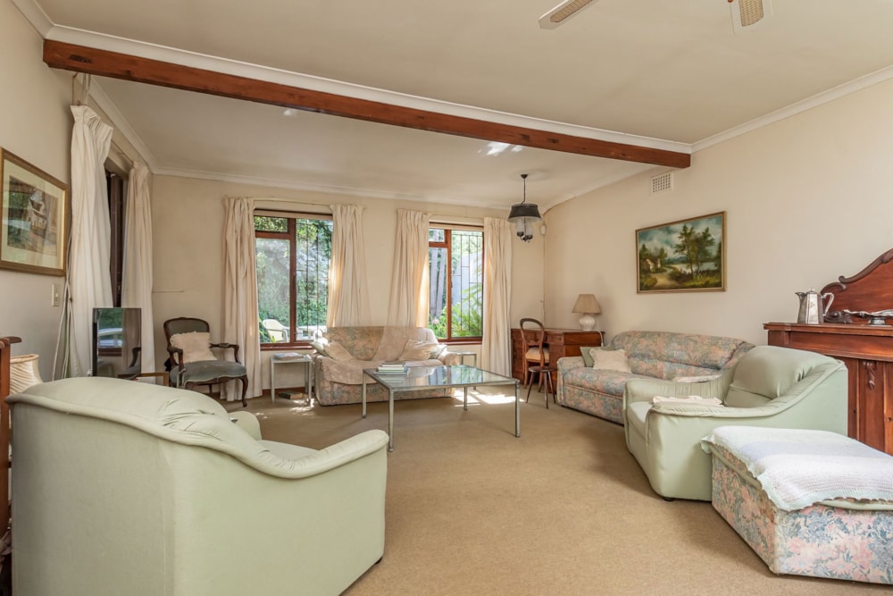 House sold in Constantia, Cape Town - KW1684903 House sold in Constantia, Cape Town - KW1684903