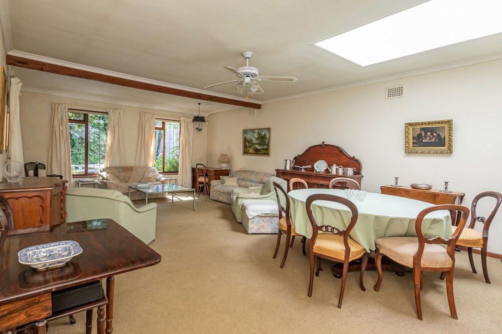 House sold in Constantia, Cape Town - KW1684903 House sold in Constantia, Cape Town - KW1684903