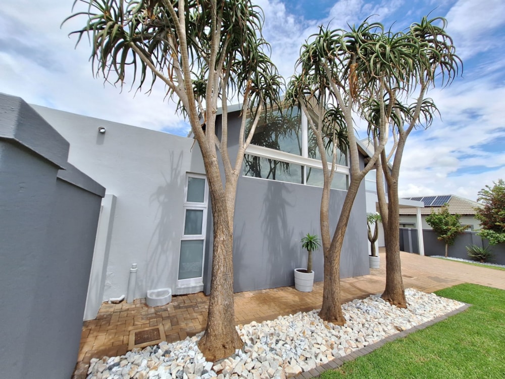 Double-storey house sold in Midstream Estate - CN1684690 Double-storey house sold in Midstream Estate - CN1684690