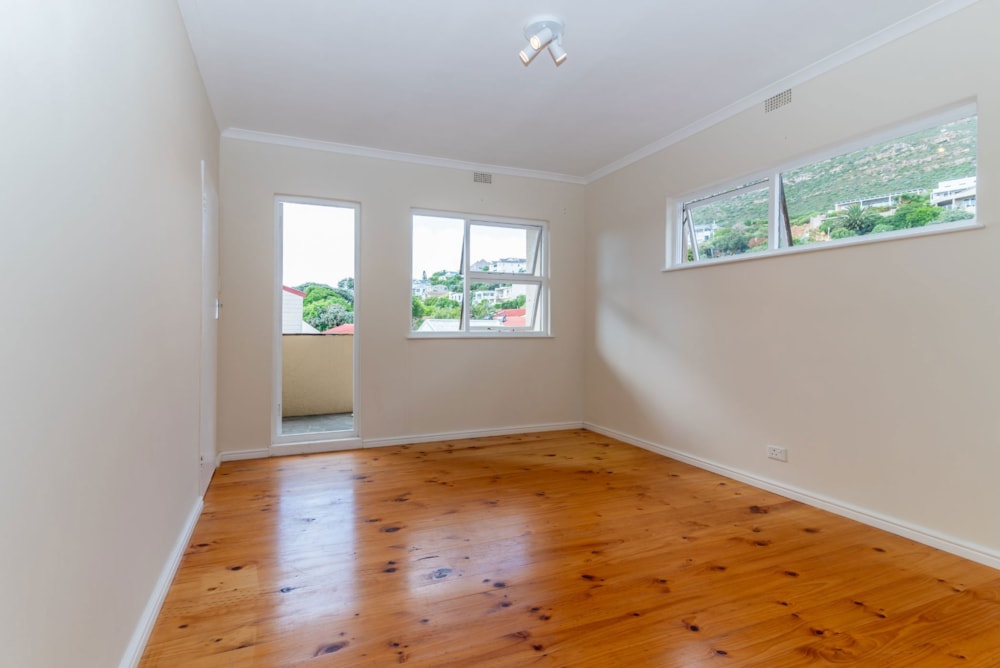 Apartment sold in Lakeside, Cape Town - KW1684675