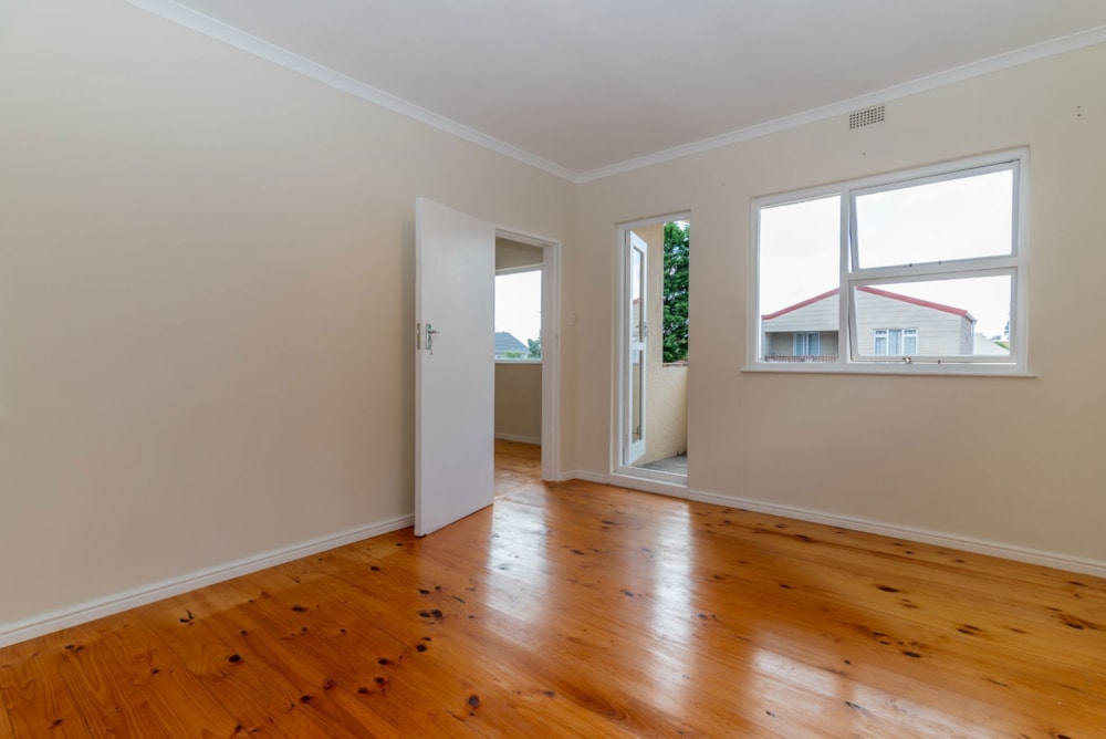 Apartment sold in Lakeside, Cape Town - KW1684675