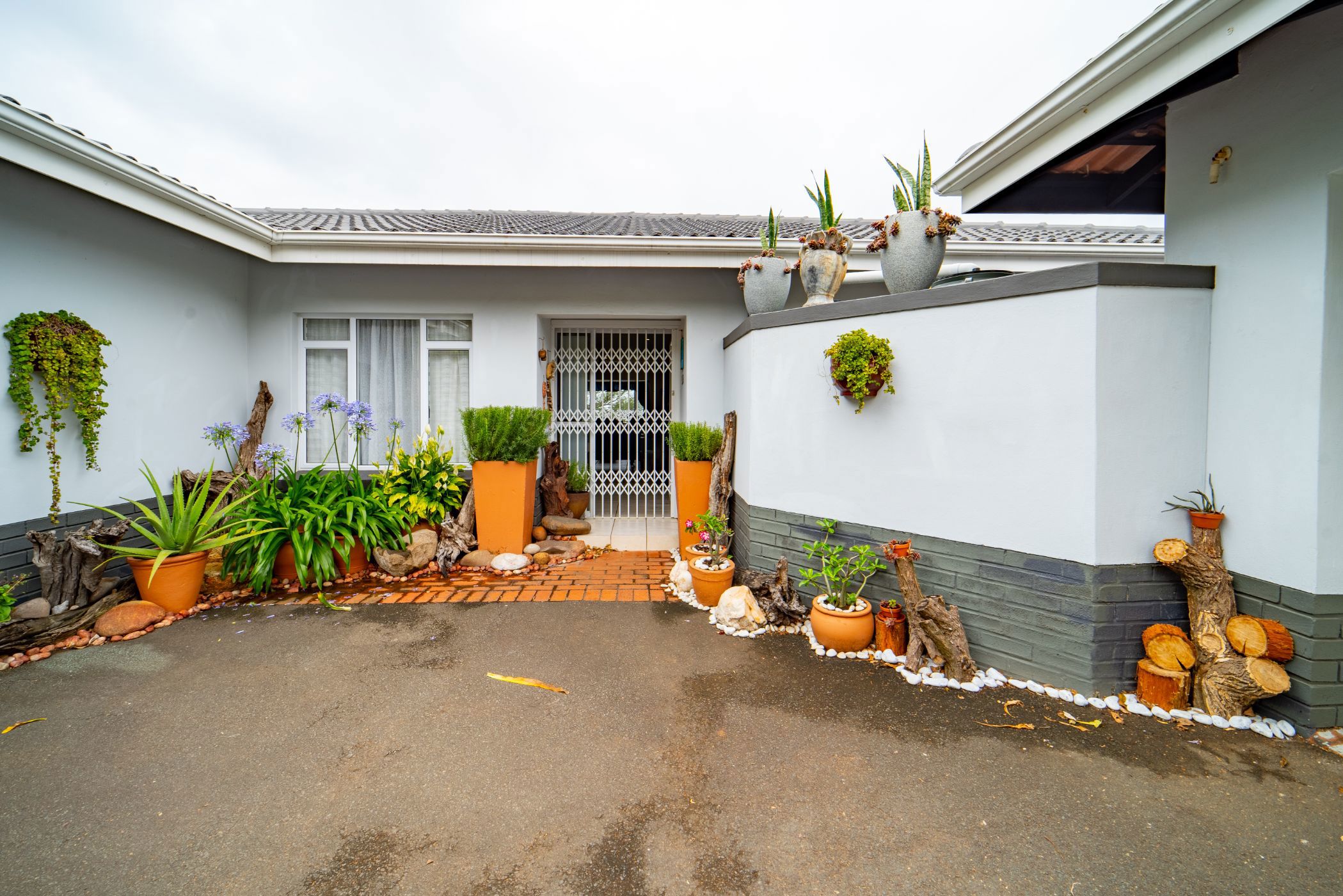 House for sale in Beverley Hills Estate  - 1BD1684300