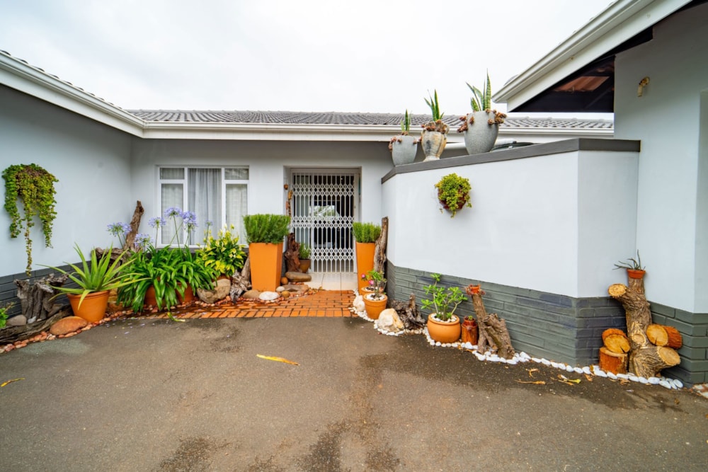 House for sale in Beverley Hills Estate  - 1BD1684300