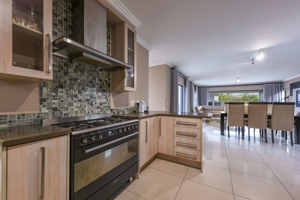 Double-storey cluster sold in Stone River Estate - FW1684118 Double-storey cluster sold in Stone River Estate - FW1684118