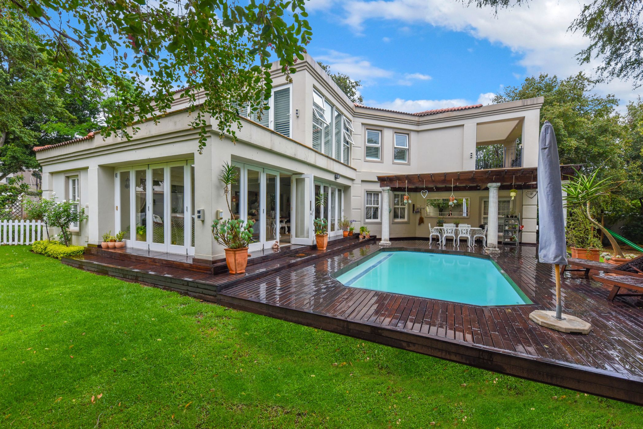 Cluster sold in Bryanston - HP1685211