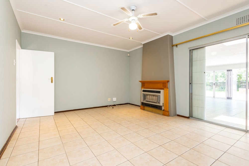 House sold in Farrarmere - EN1687129