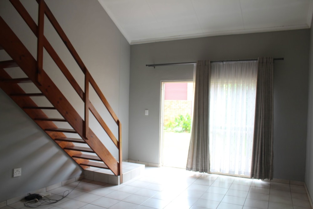 Townhouse sold in Strubensvalley - RDT1685807 Townhouse sold in Strubensvalley - RDT1685807