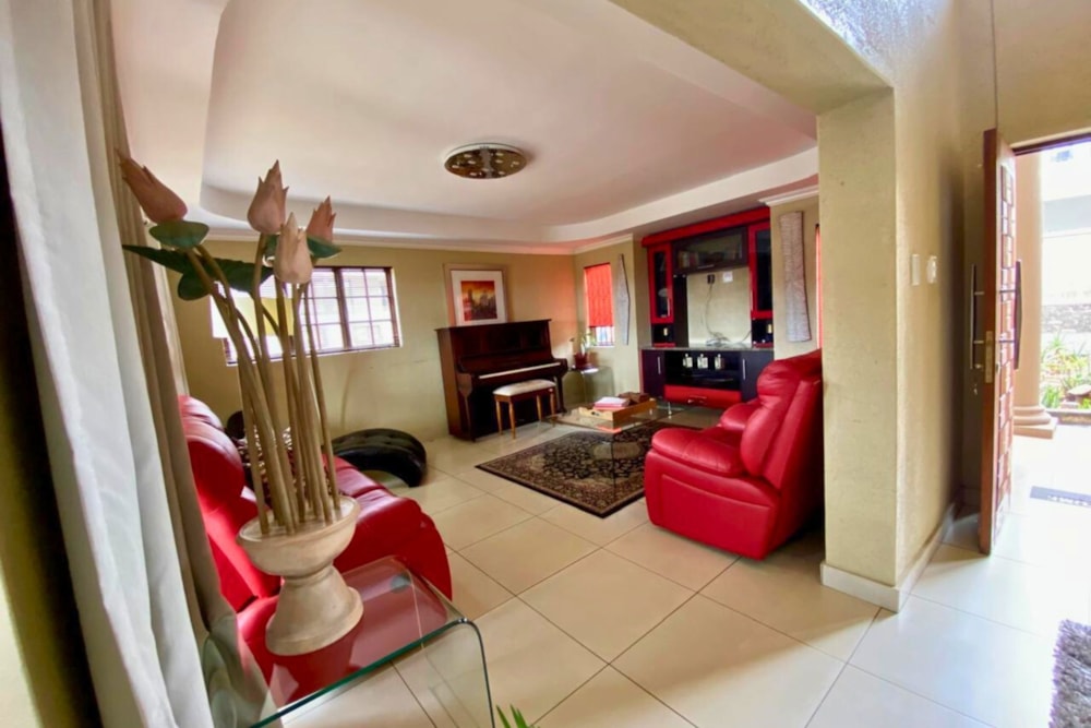 Double-storey house for sale in Stonehenge - 1NS1688882 Double-storey house for sale in Stonehenge - 1NS1688882