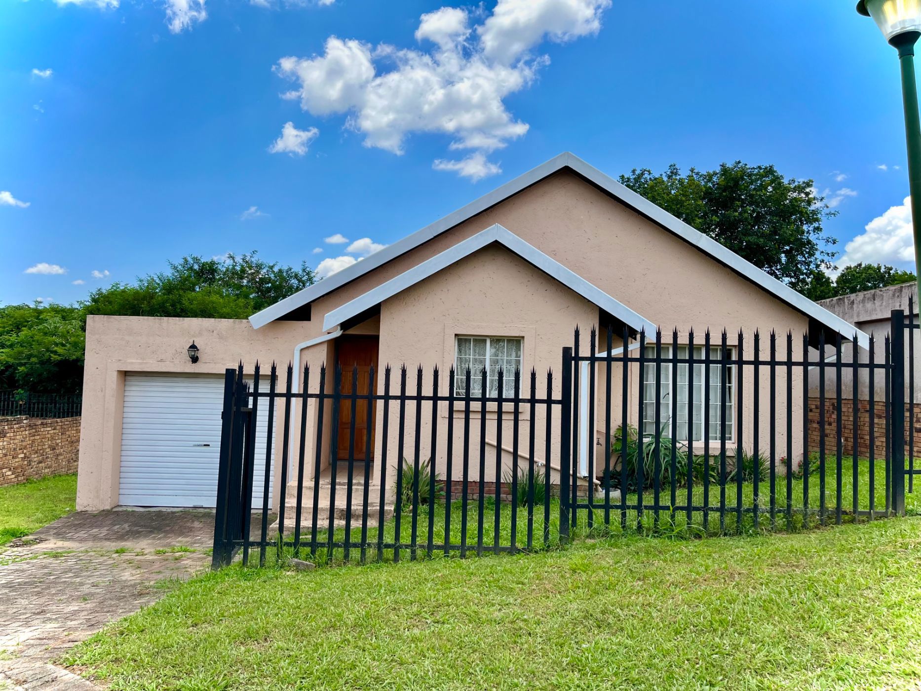 House for sale in Stonehenge - 1NS1688523