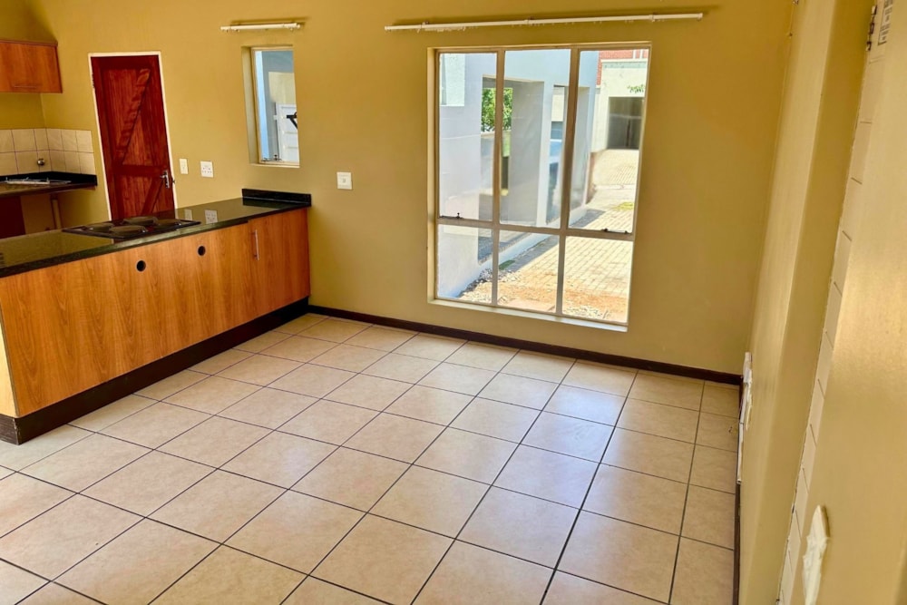 Double-storey apartment for sale in Mbomela Ext 37 (Nelspruit Ext 37) - 1NS1686913