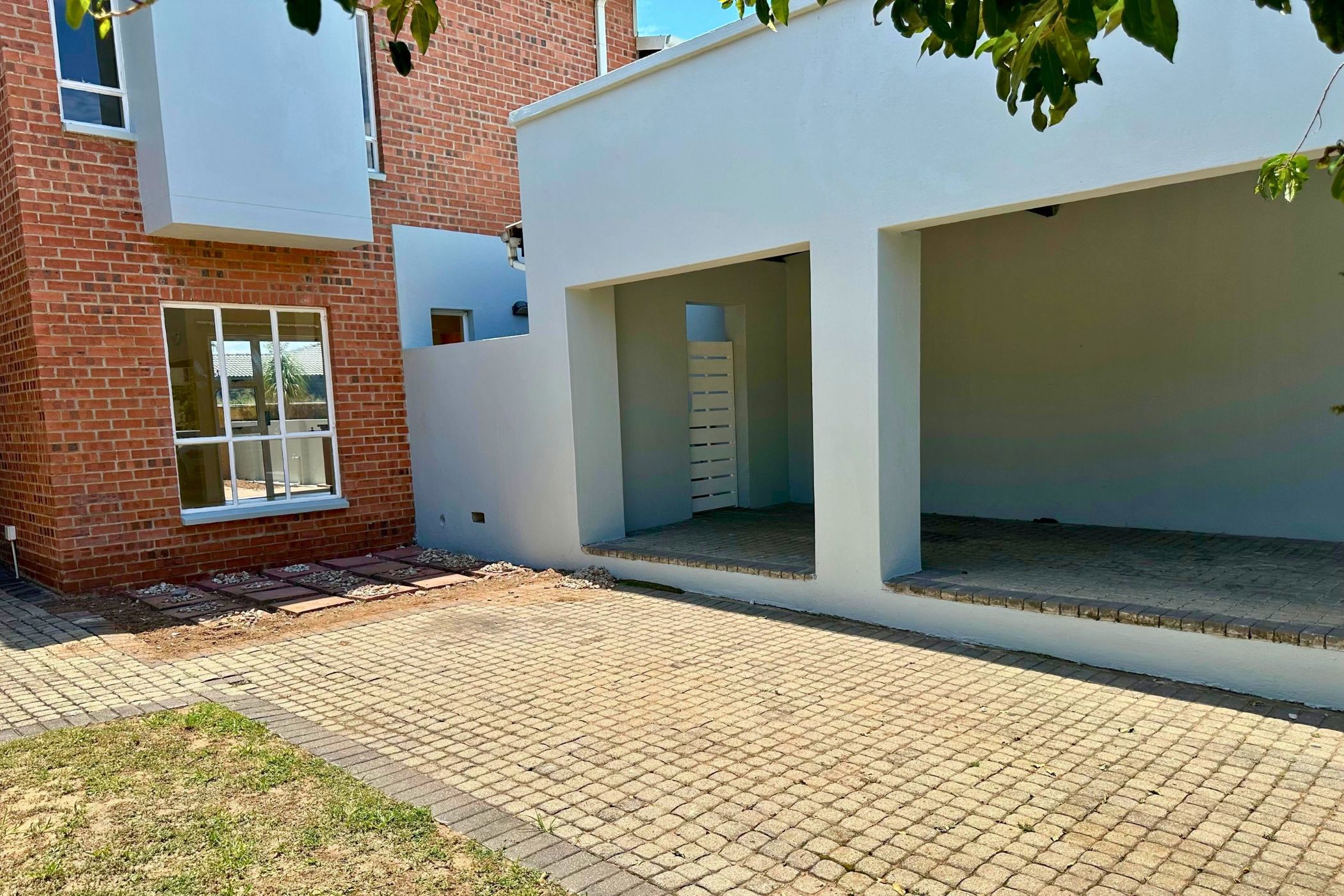 Double-storey apartment for sale in Mbomela Ext 37 (Nelspruit Ext 37) - 1NS1686913