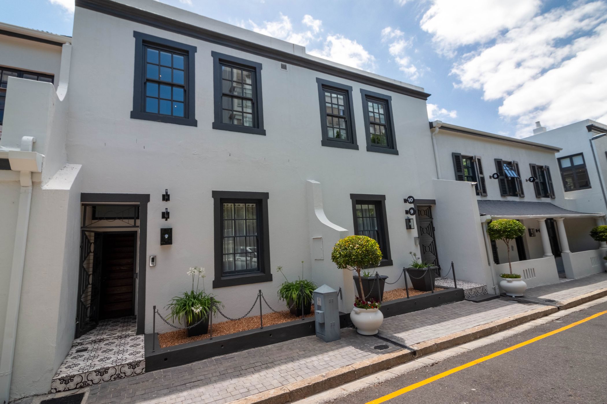 House sold in Gardens - AS1688268