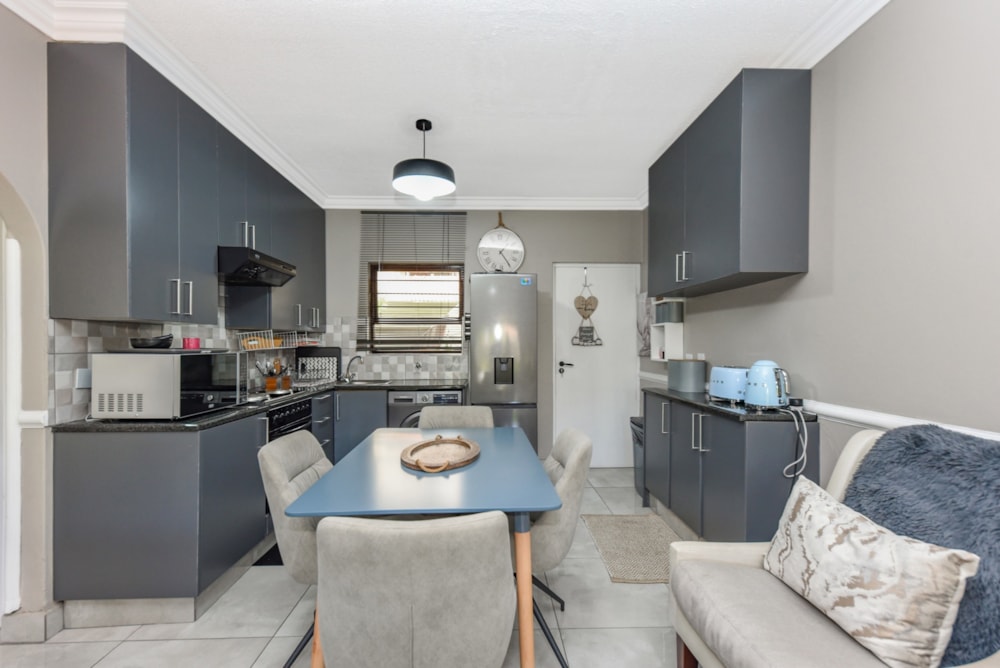 Apartment sold in Douglasdale - FW1686775 Apartment sold in Douglasdale - FW1686775