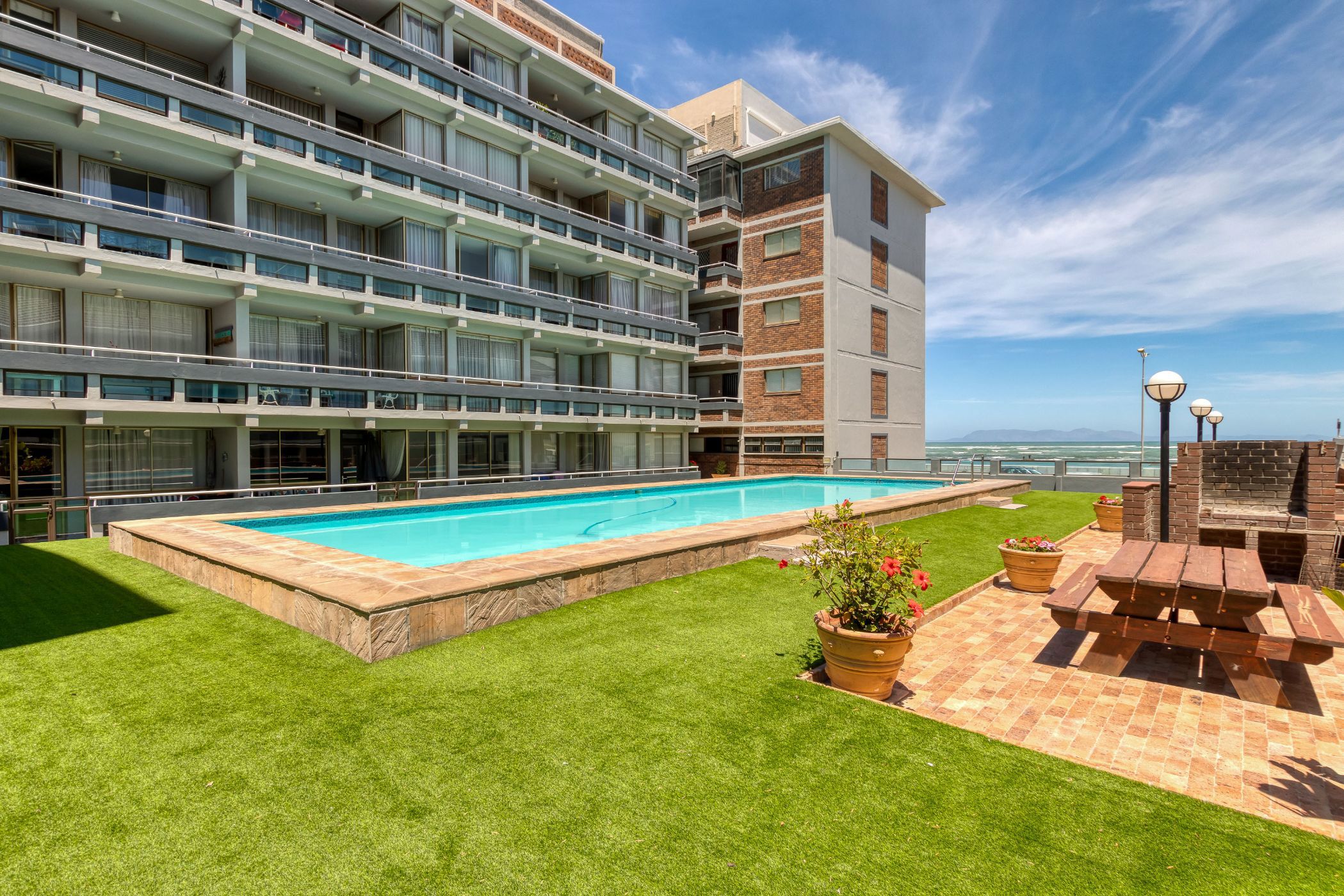 Apartment sold in Strand North - SW1687180