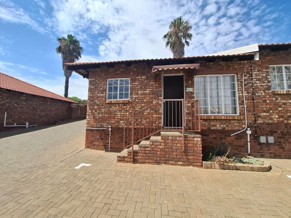 Townhouse sold in Pentagon Park - 1BX1688598 Townhouse sold in Pentagon Park - 1BX1688598