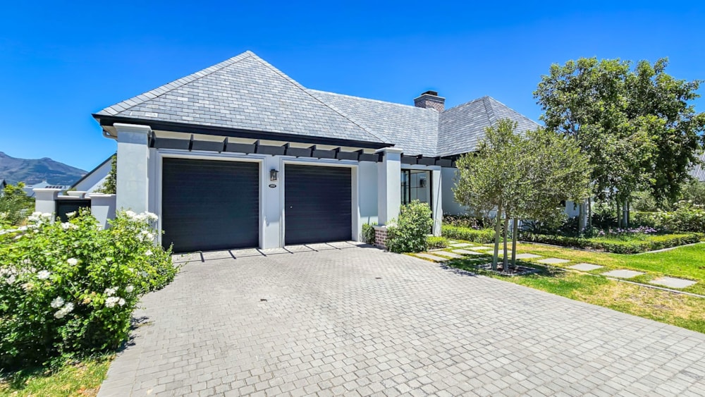 Security estate home let in Val de Vie Estate - TKL1479957 Security estate home let in Val de Vie Estate - TKL1479957