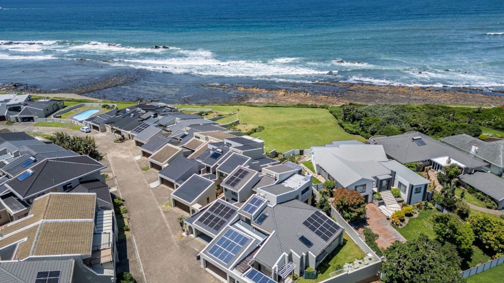 Townhouse for sale in Gonubie - 1ET1629324