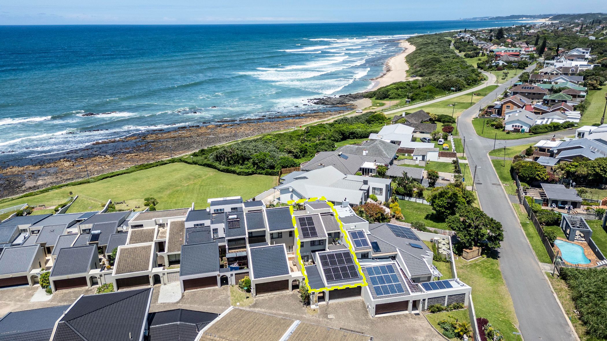 Townhouse for sale in Gonubie - 1ET1629324