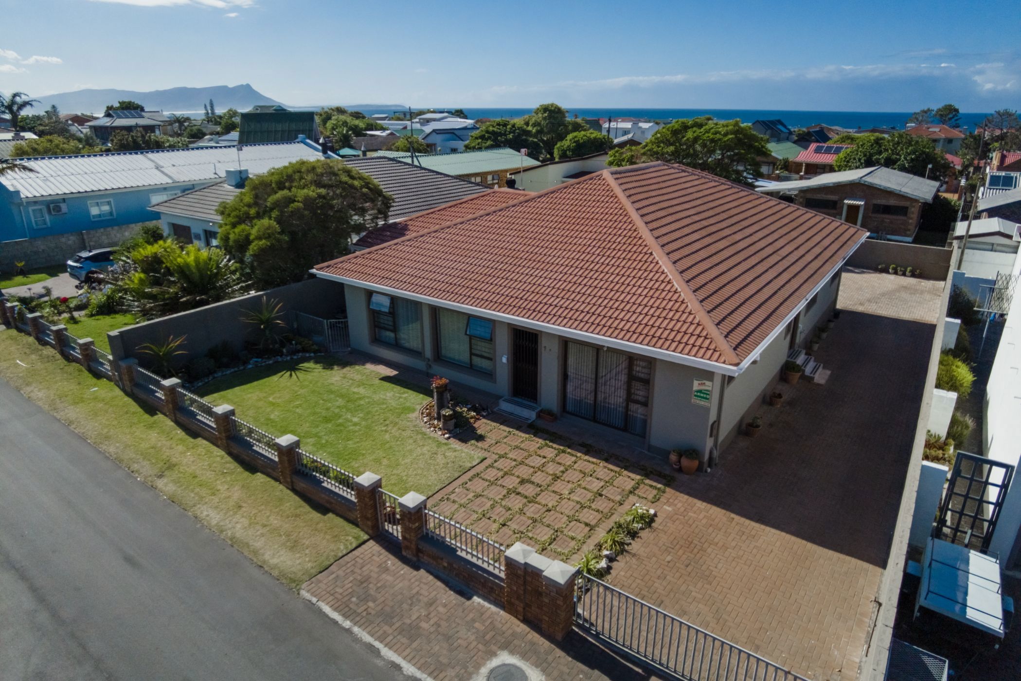 House for sale in Kleinmond - KN1685369