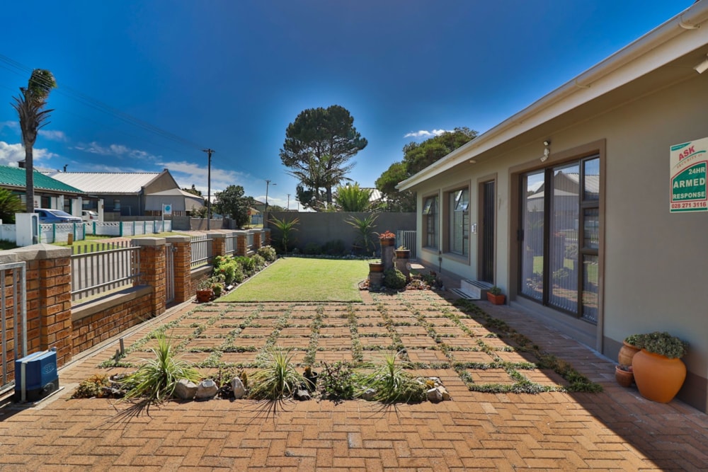 House for sale in Kleinmond - KN1685369 House for sale in Kleinmond - KN1685369