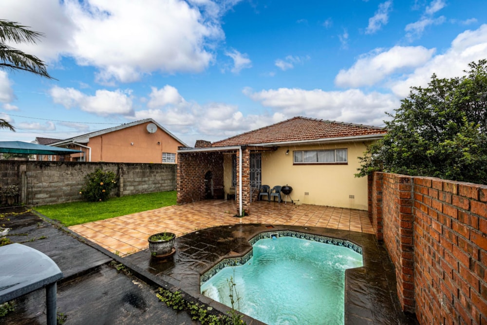 House sold in Greenfields, East London - 1EZ1687839 House sold in Greenfields, East London - 1EZ1687839