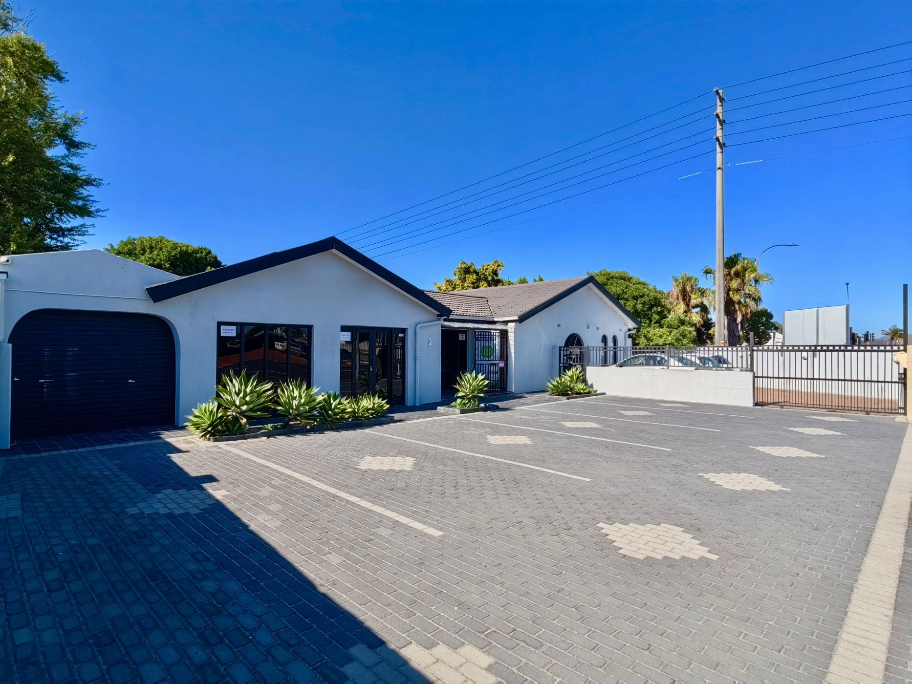 House for sale in Panorama, Parow - 1PLA1684412