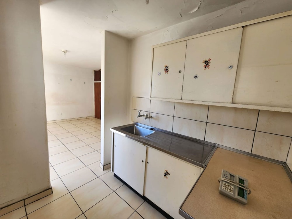 Bachelor apartment for sale in Bloemfontein Central - 1BX1687404