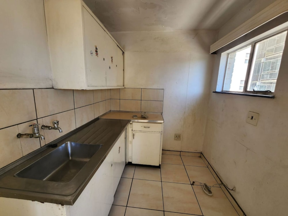 Bachelor apartment for sale in Bloemfontein Central - 1BX1687404