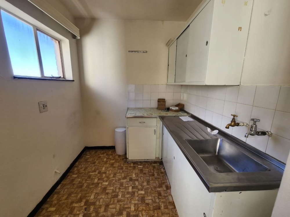 Bachelor apartment for sale in Bloemfontein Central - 1BX1687376