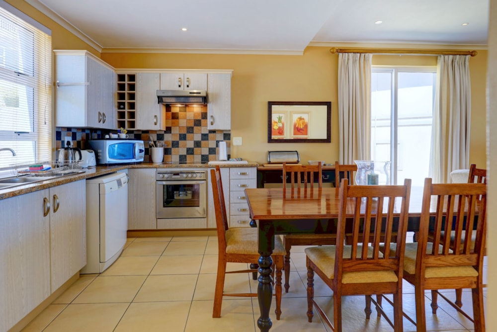 Apartment for sale in Pinnacle Point Golf Estate - 1MB1686339