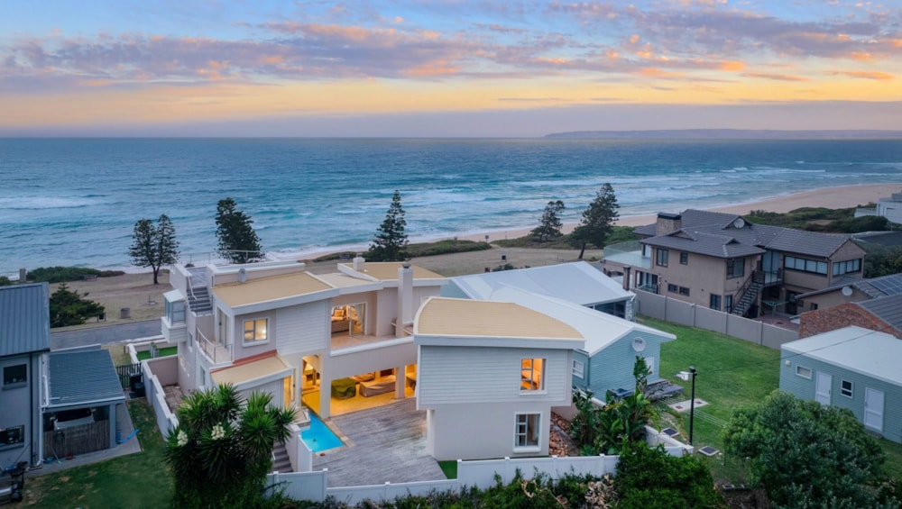 Beachfront villa sold in Glentana - 1MB1686075 Beachfront villa sold in Glentana - 1MB1686075