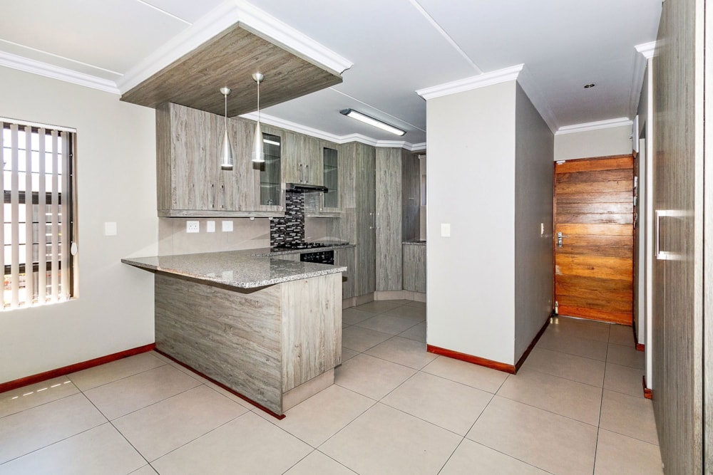 Townhouse let in Glen Marais - ENL1687401 Townhouse let in Glen Marais - ENL1687401