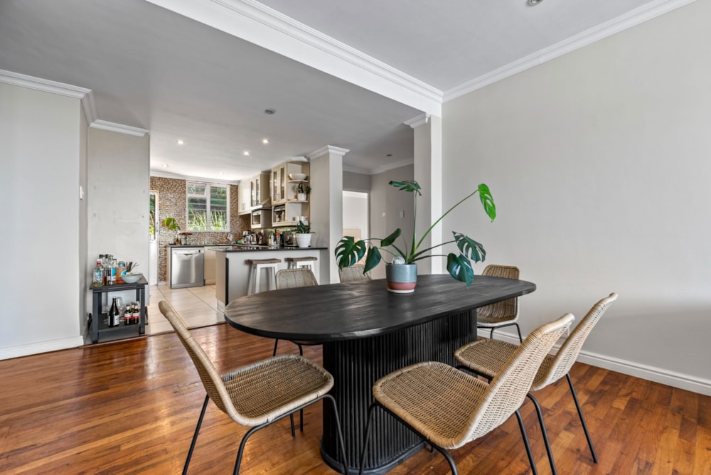 Apartment sold in Green Point, Cape Town - AS1685918 Apartment sold in Green Point, Cape Town - AS1685918