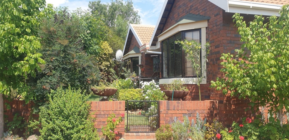 Townhouse sold in Dan Pienaar - 1BX1688134 Townhouse sold in Dan Pienaar - 1BX1688134