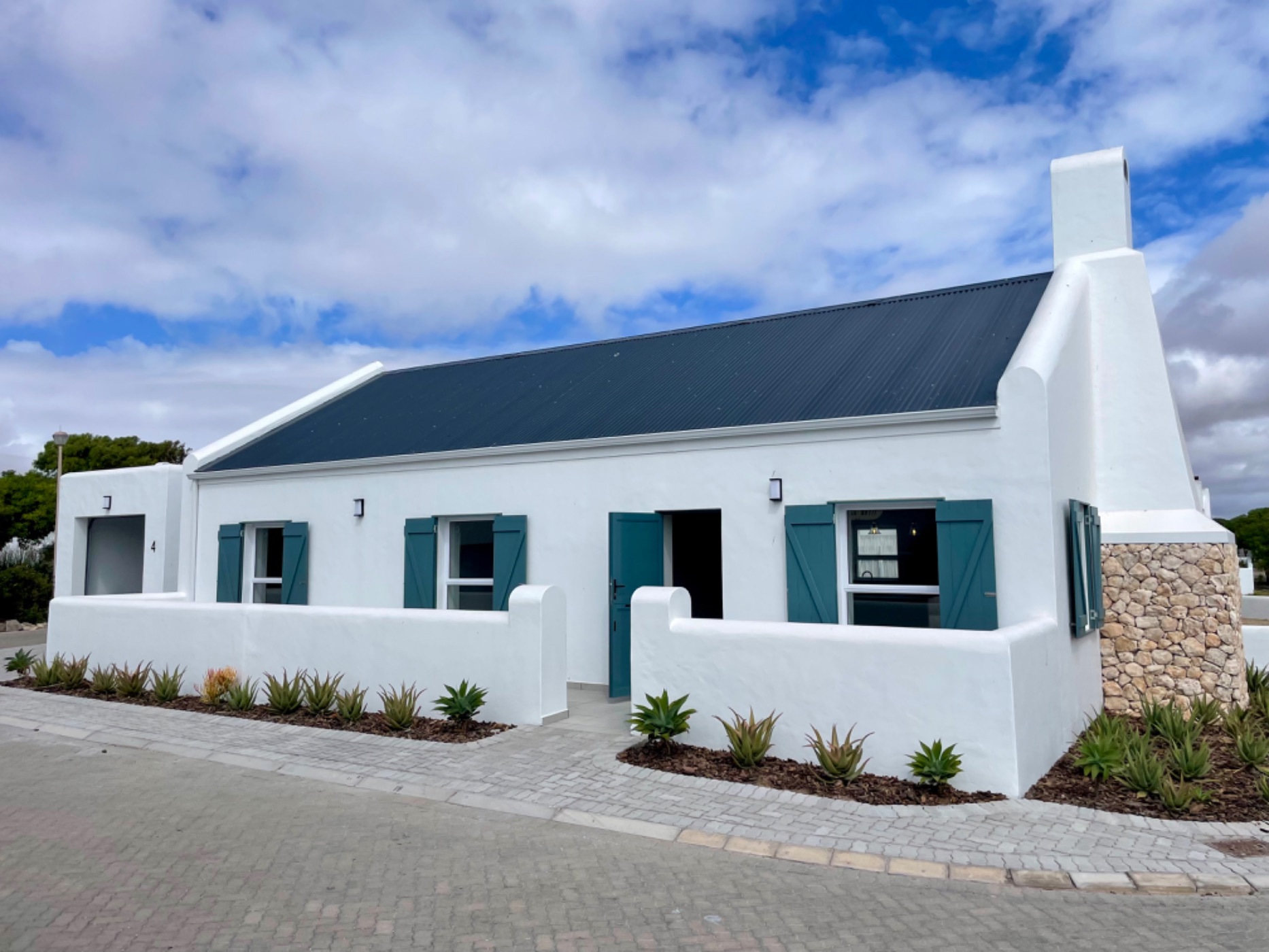 House sold in Paternoster - LA1666333