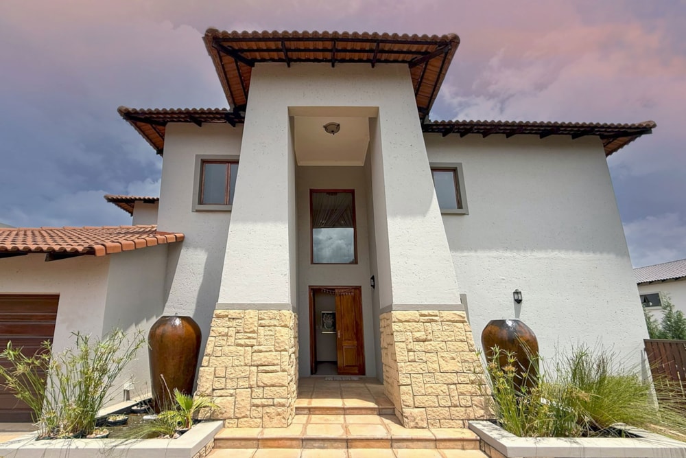 Security estate home sold in Carlswald North Estate - MR1685437