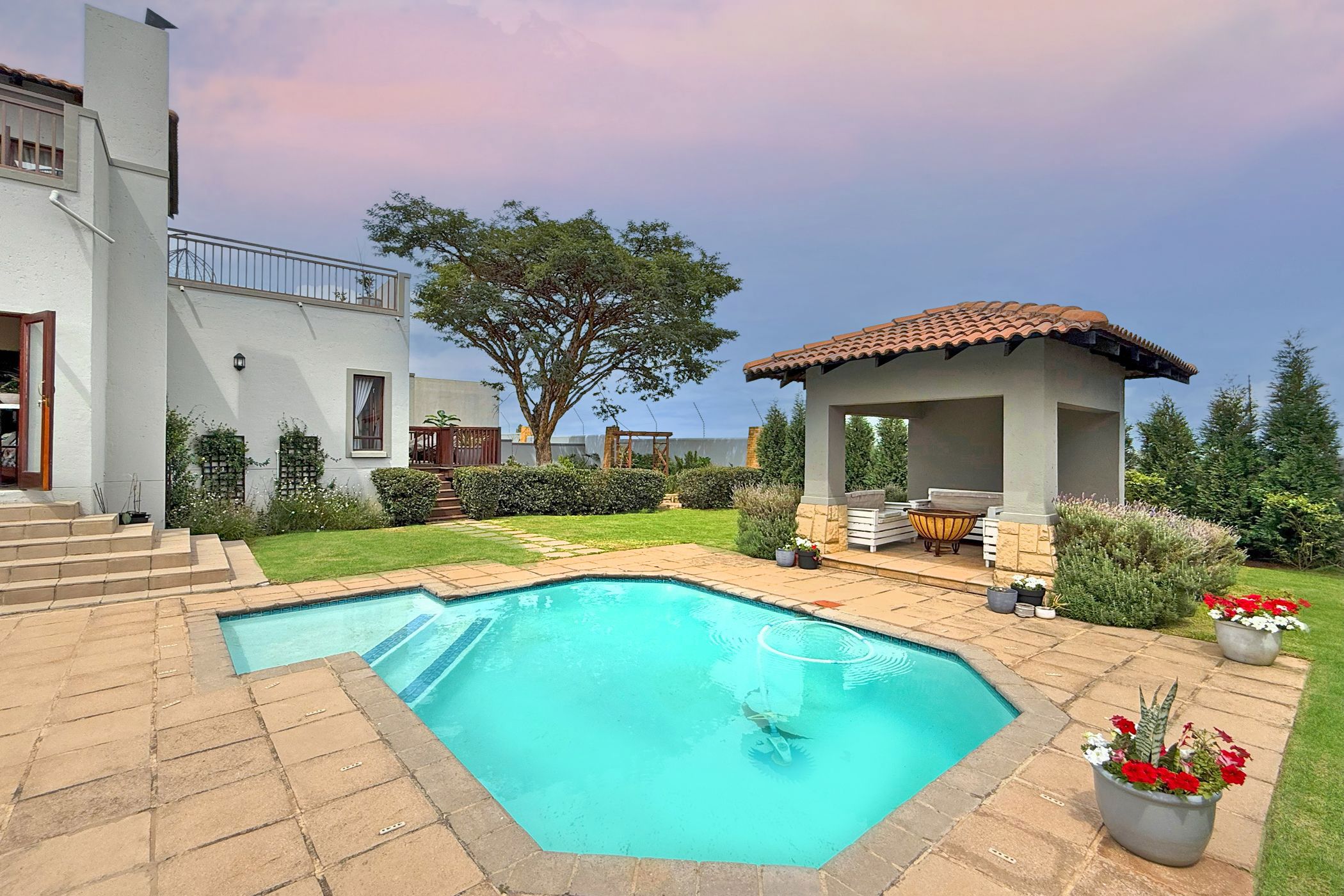 Security estate home sold in Carlswald North Estate - MR1685437