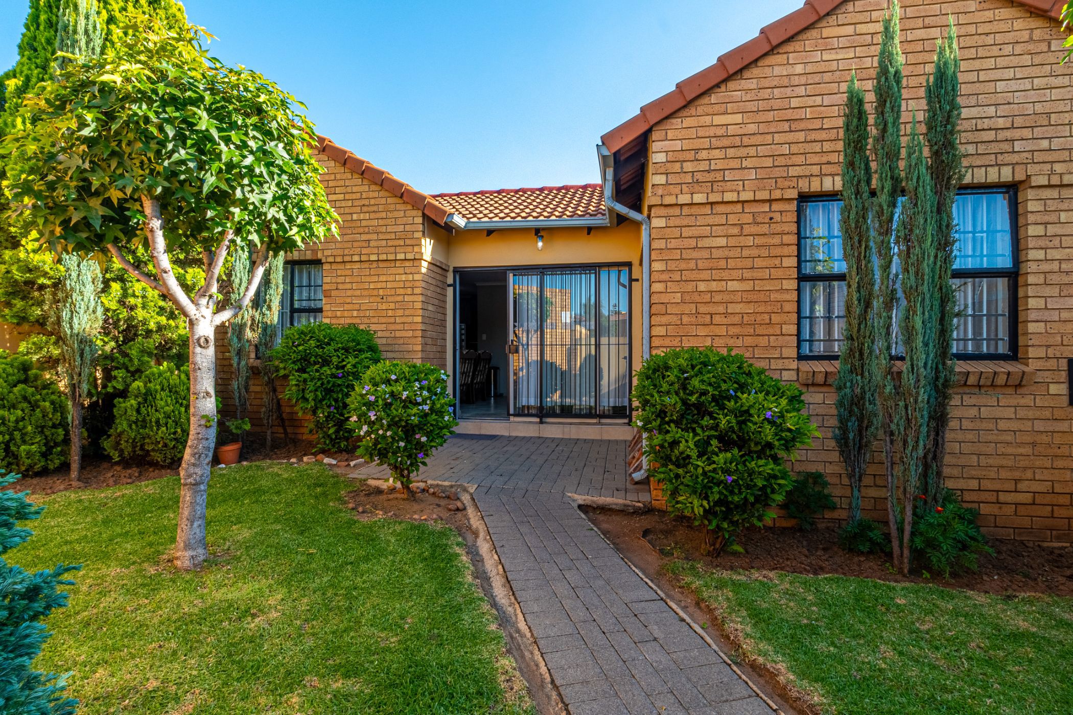Townhouse sold in Halfway Gardens - MR1687423