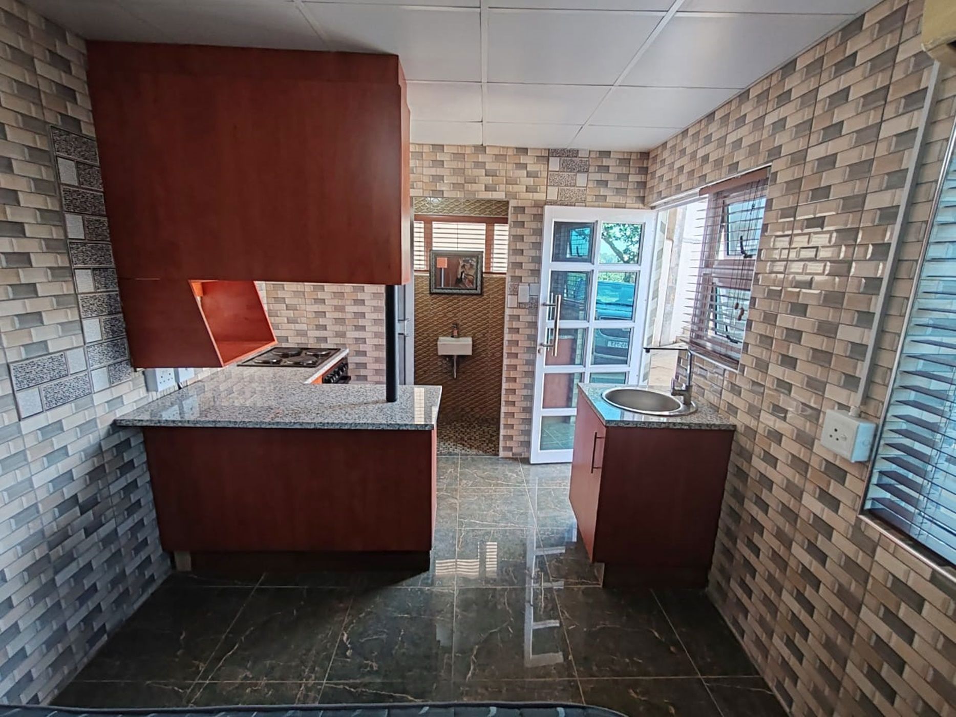 Bachelor apartment let in Umgeni Park - 1ND1686475