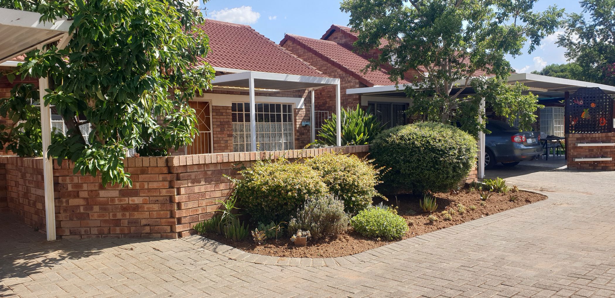 Townhouse sold in Universitas - 1BX1684712