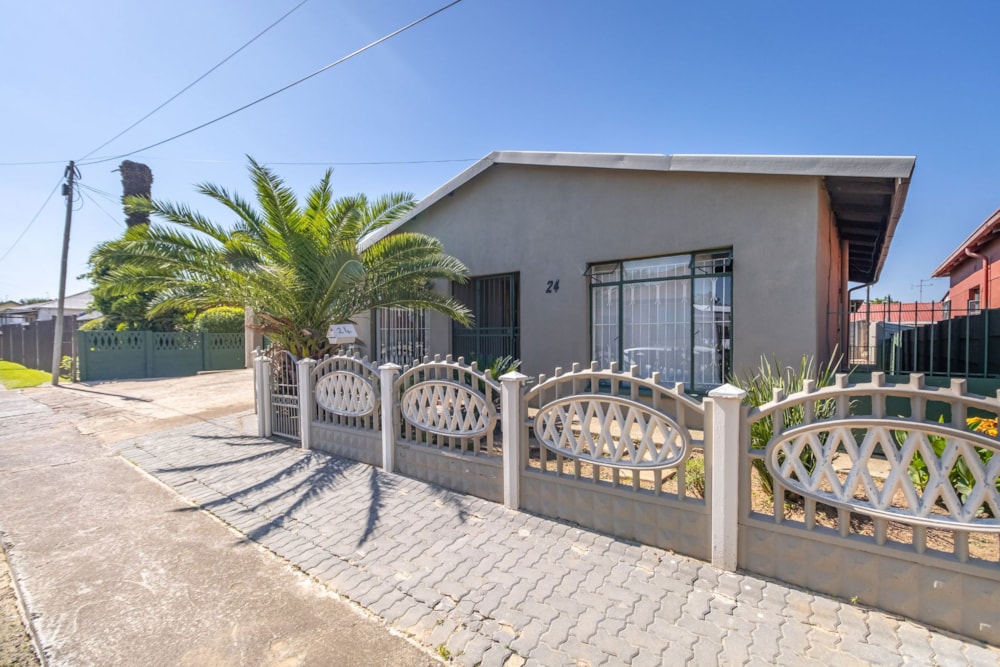 House for sale in Krugersdorp West - 1KR1687772